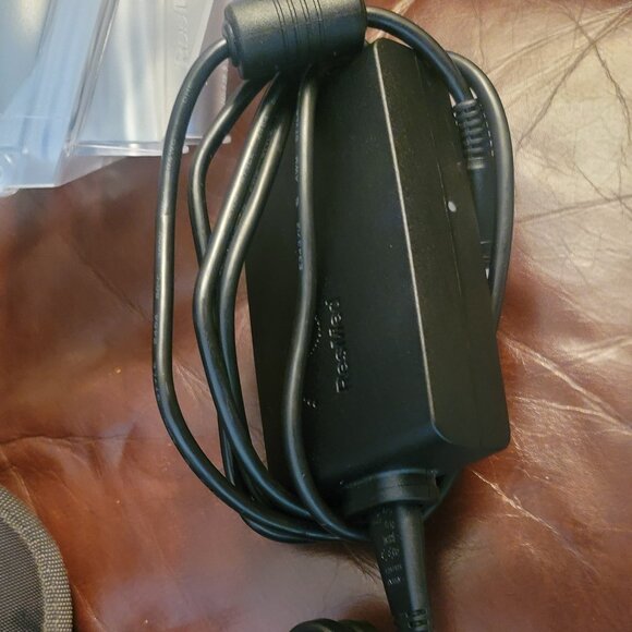 ResMed Air sense 10 Auto set with Accessories and 9881 Run Hours - Picture 13 of 16